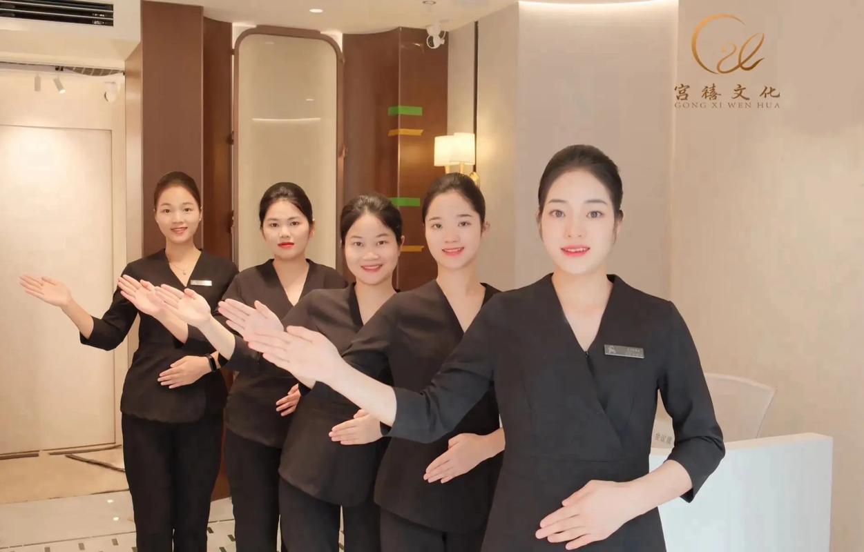 美容禮儀 與客戶(hù)交流時(shí)的關(guān)鍵注意事項(xiàng)